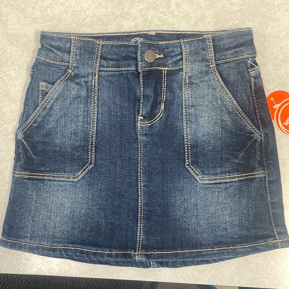 Girl denim skirt size XS (4-5t)